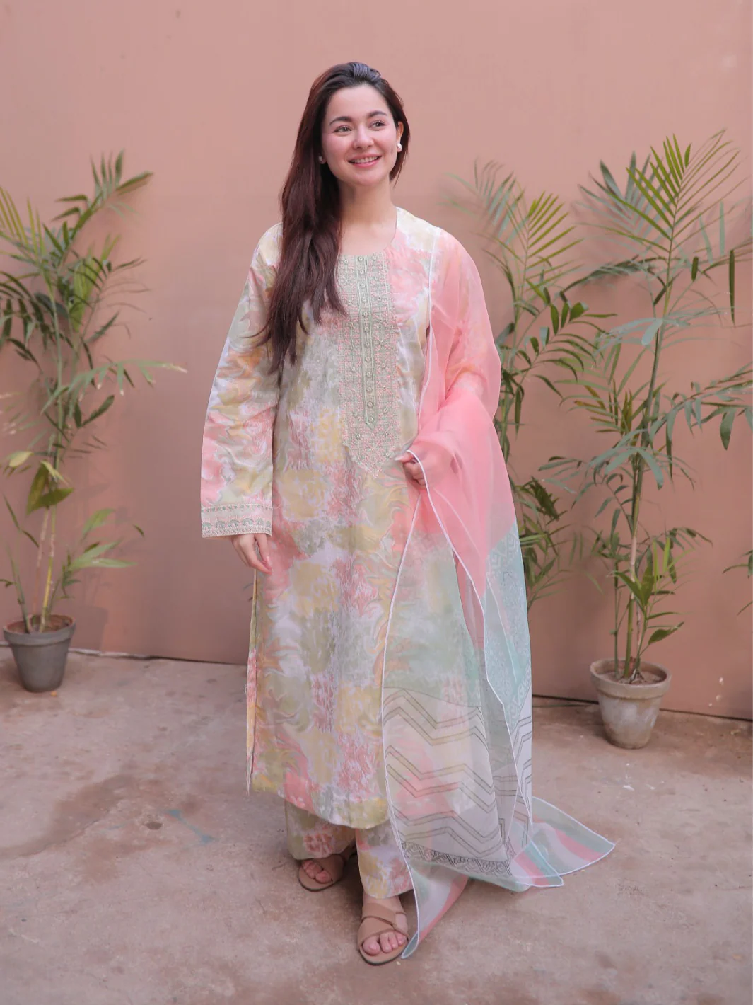 Hania Amir - Pink Blush - Image 5